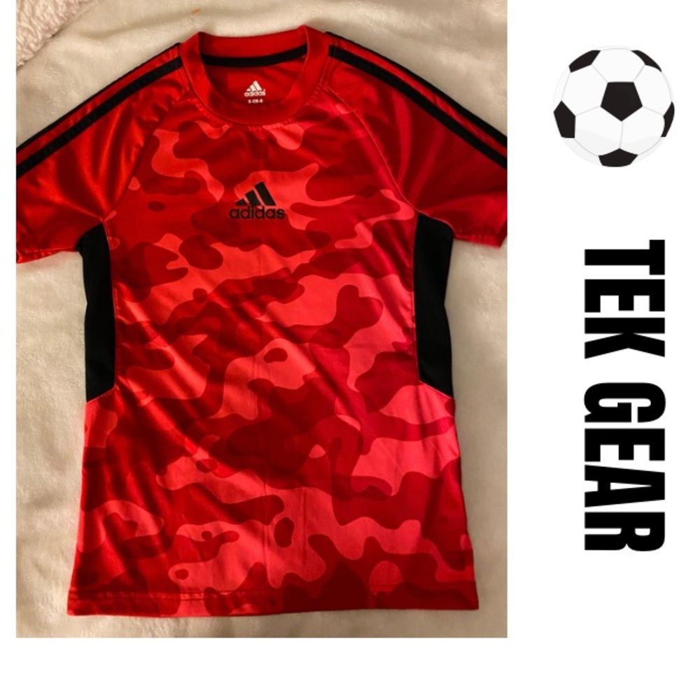Adidas boys sports shirt 🏈⚽️
